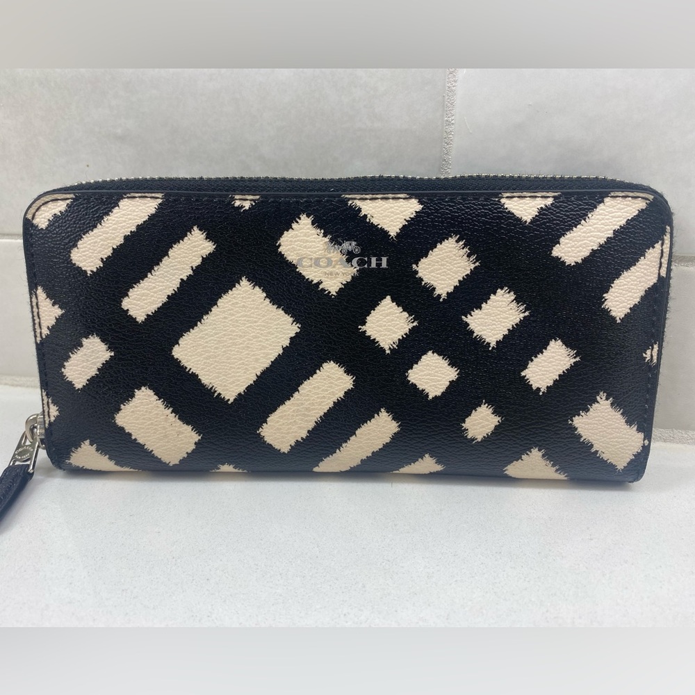 Coach Wild Plaid Slim Accordian Zip Around Wallet Black Cream Crossgrain Leather